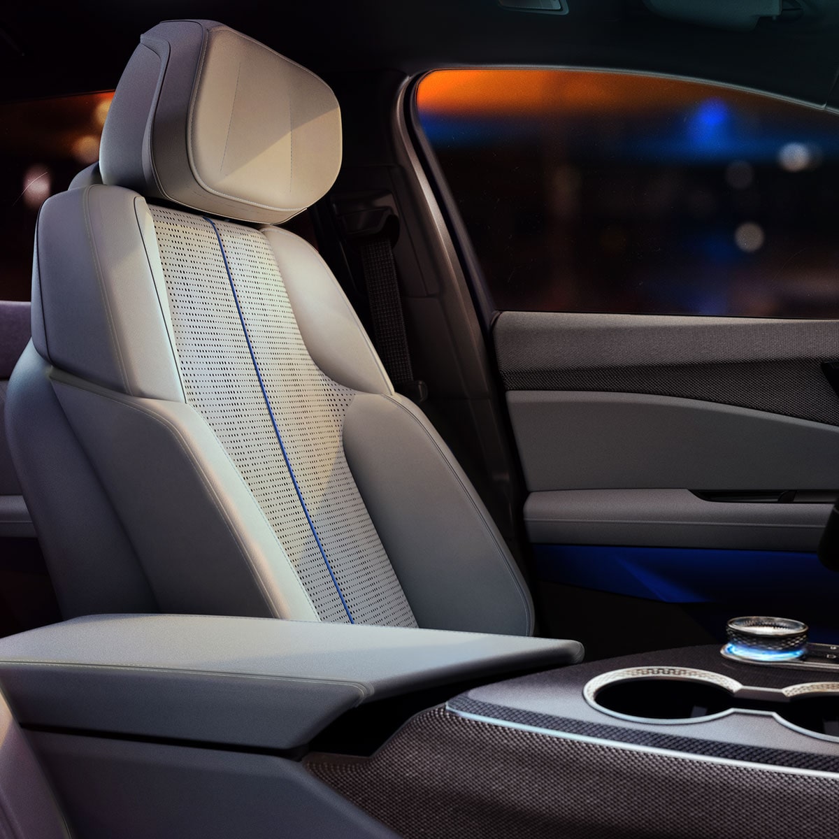 my26-optiq-gallery-grid-interior-front-bucket-seat.jpg
