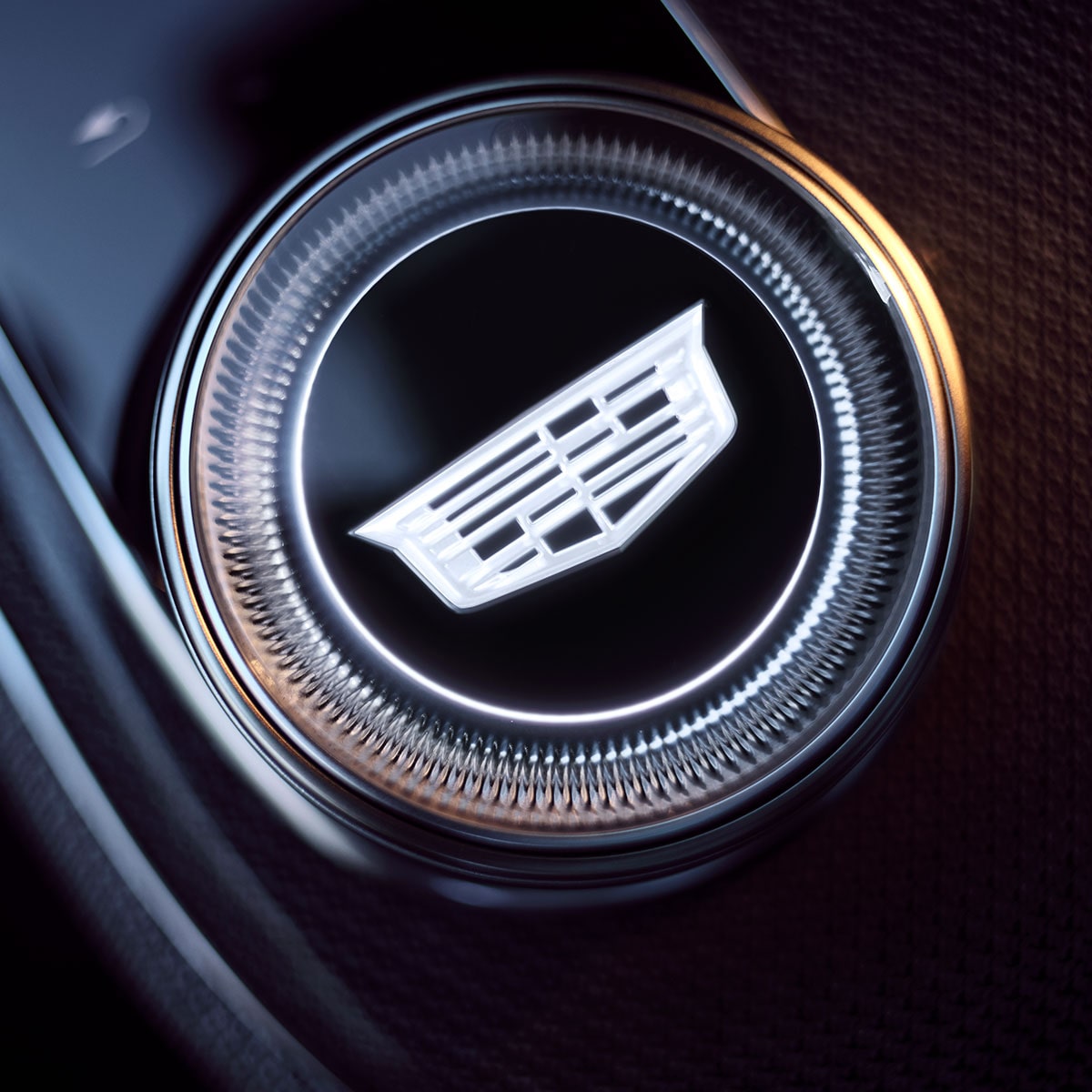 my26-optiq-gallery-grid-interior-shifter-dial.jpg