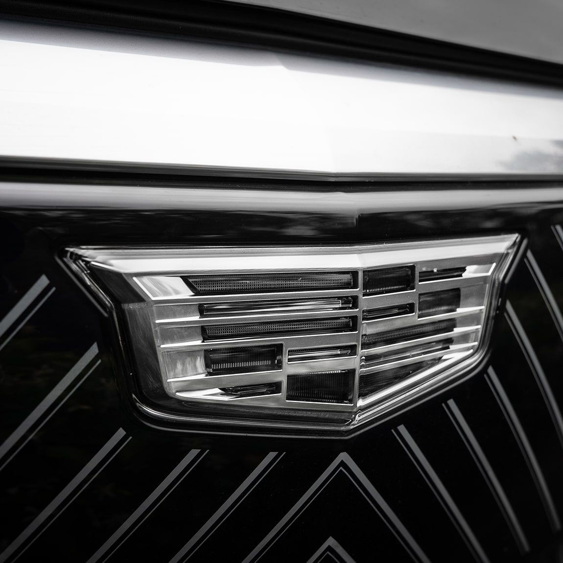 2025 Cadillac LYRIQ crest