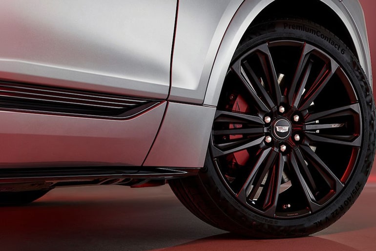 lyriq-v-brembo-brakes
