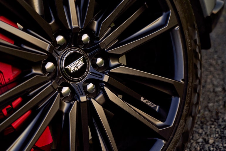 lyriq-v-wheels-desktop